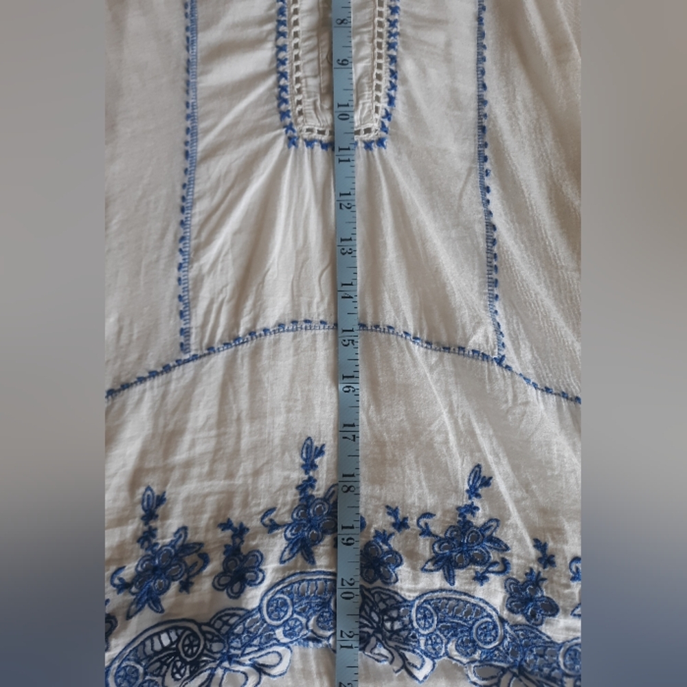 High-low Embroidered Tunic - Picture 6 of 8